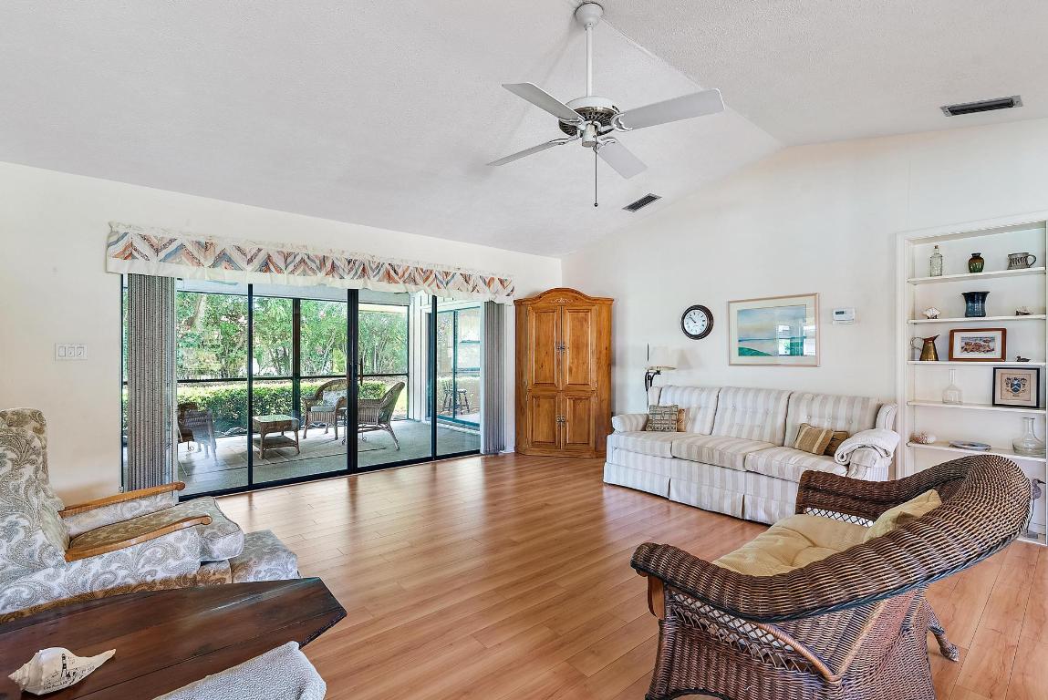 7893 SE Lexington Avenue