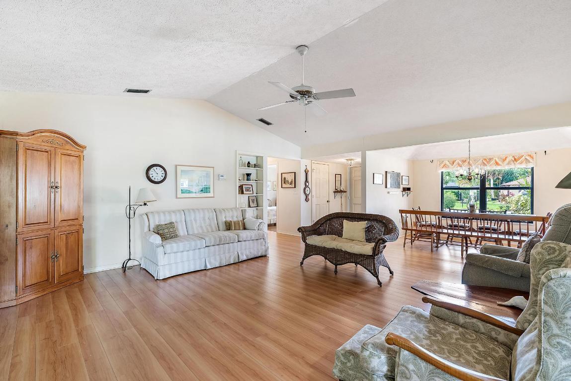 7893 SE Lexington Avenue