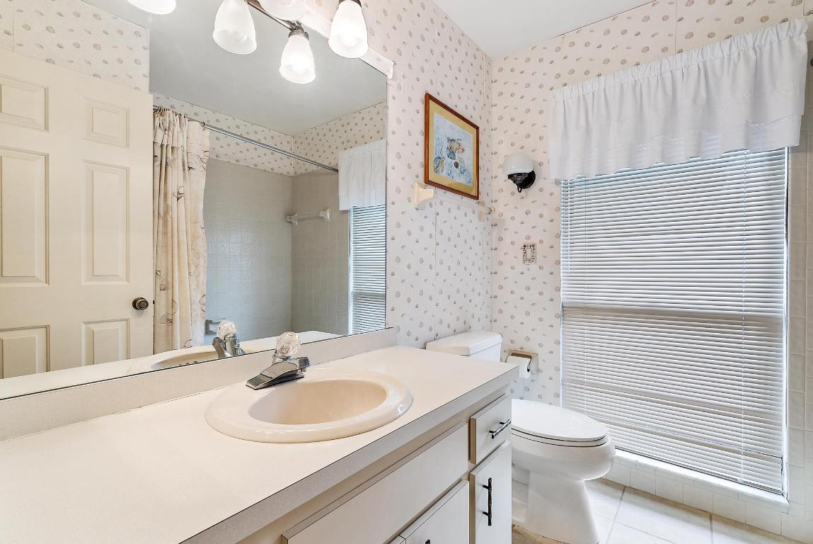 7893 SE Lexington Avenue