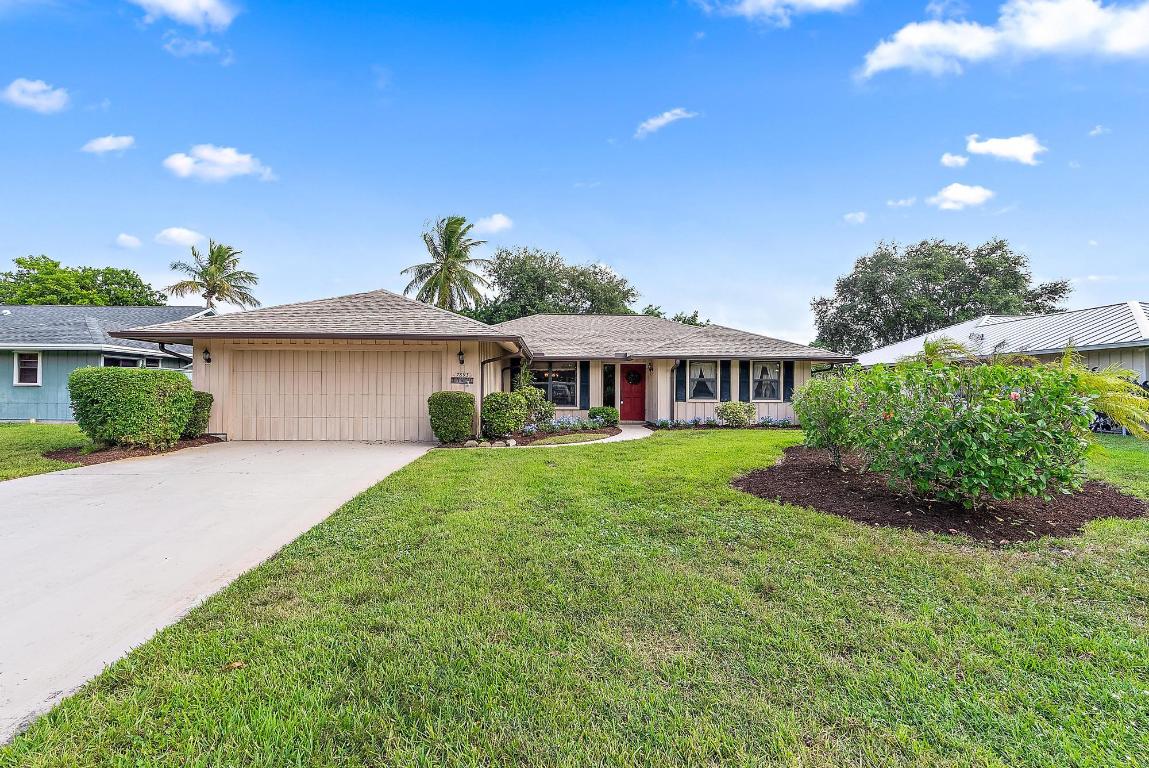 7893 SE Lexington Avenue