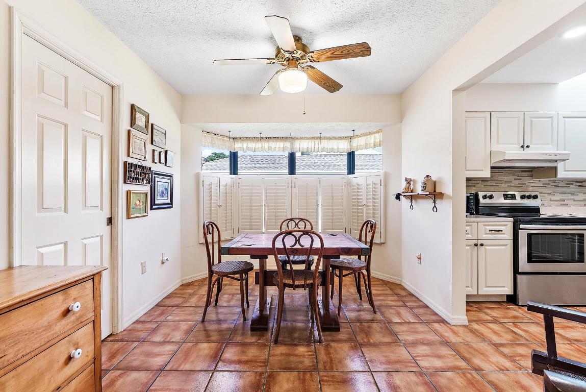 7893 SE Lexington Avenue