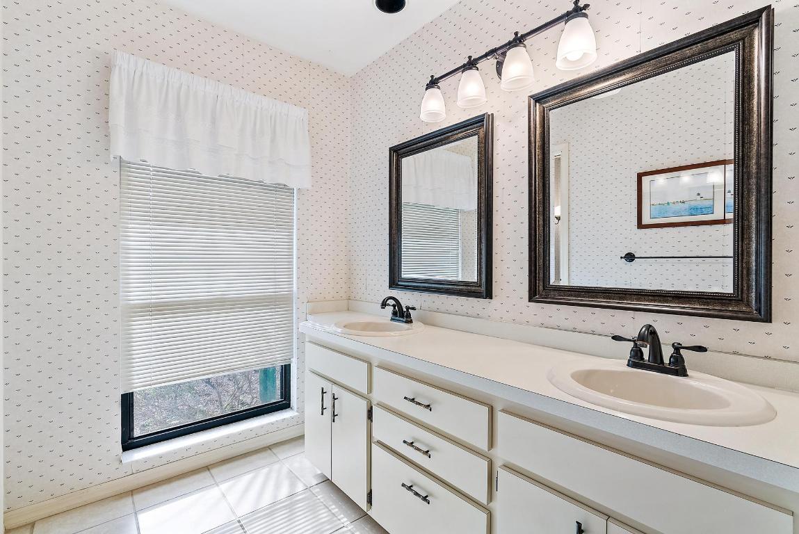 7893 SE Lexington Avenue