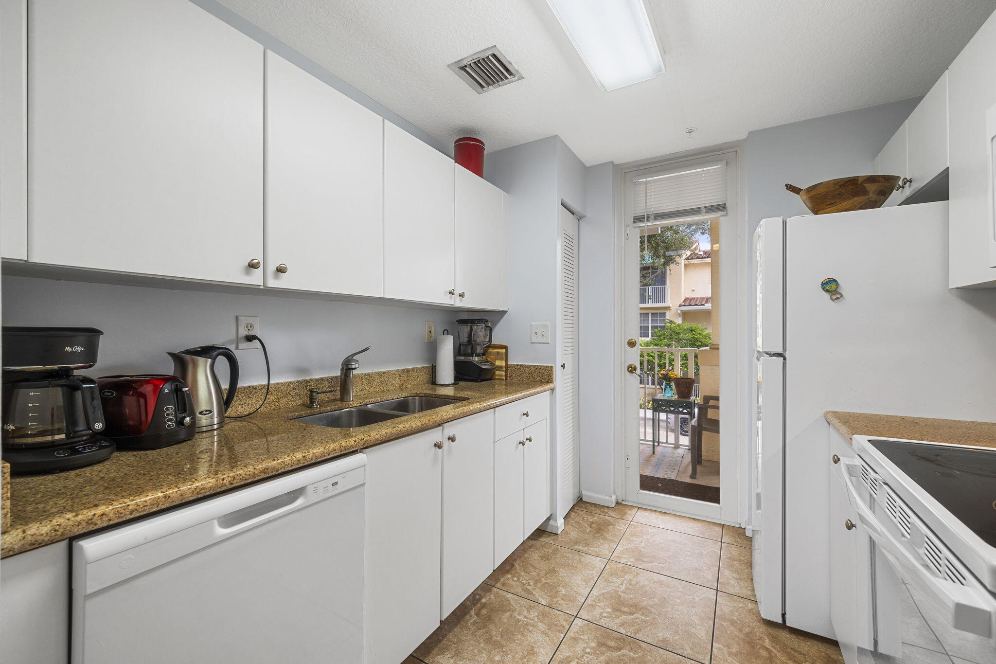 4822 Chancellor Drive 22
