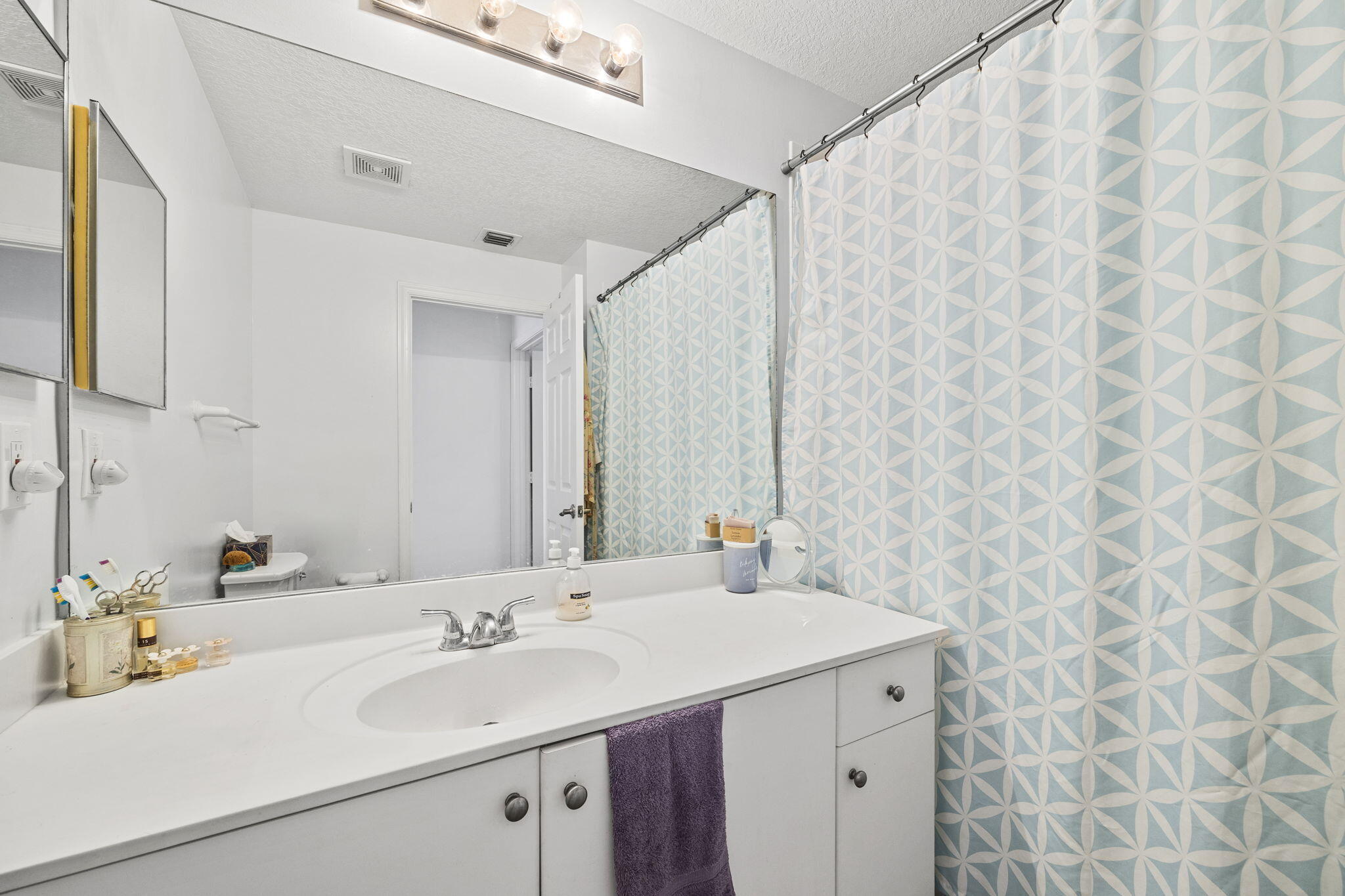 4822 Chancellor Drive 22