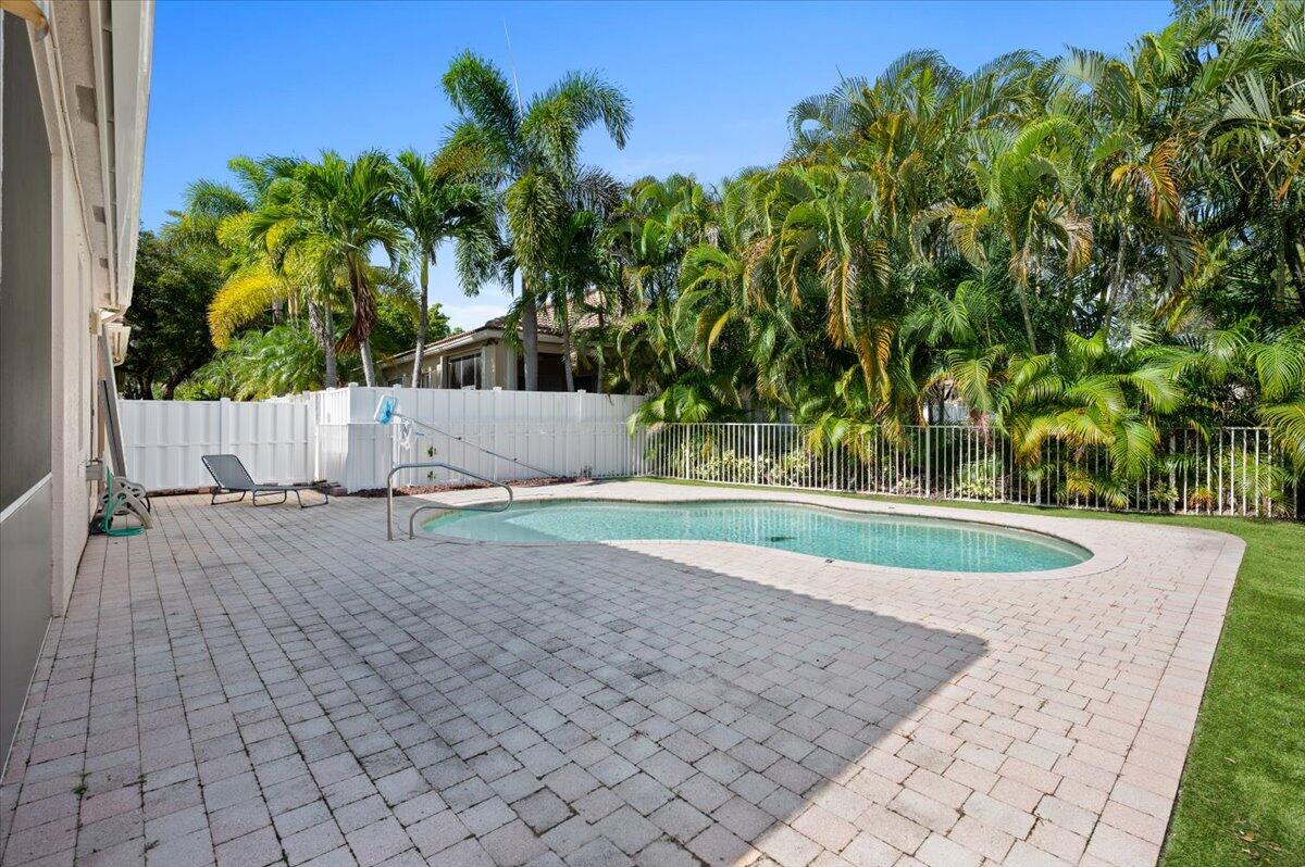 8403 Nicholls Point