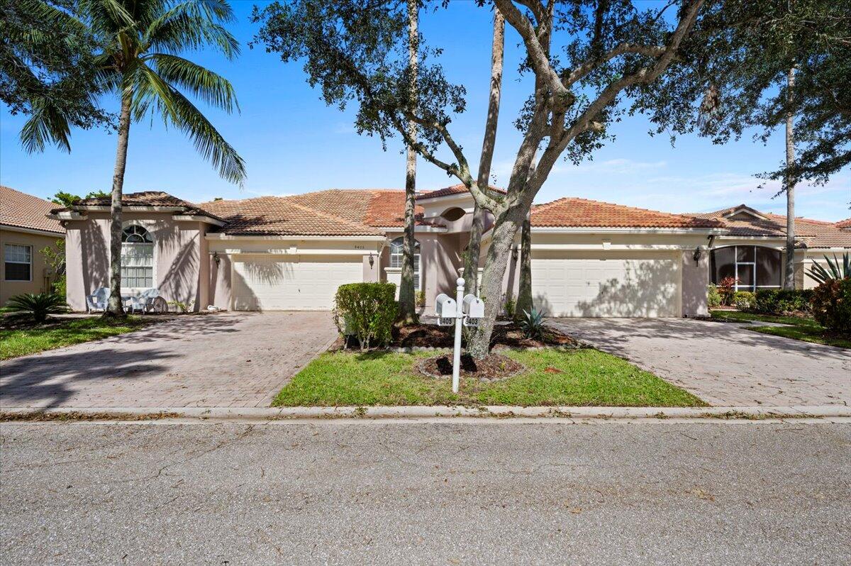 8403 Nicholls Point