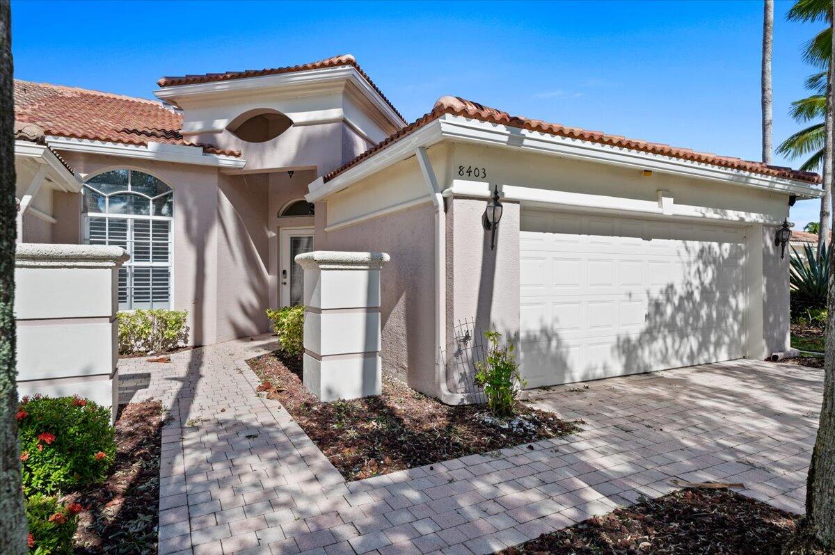 8403 Nicholls Point