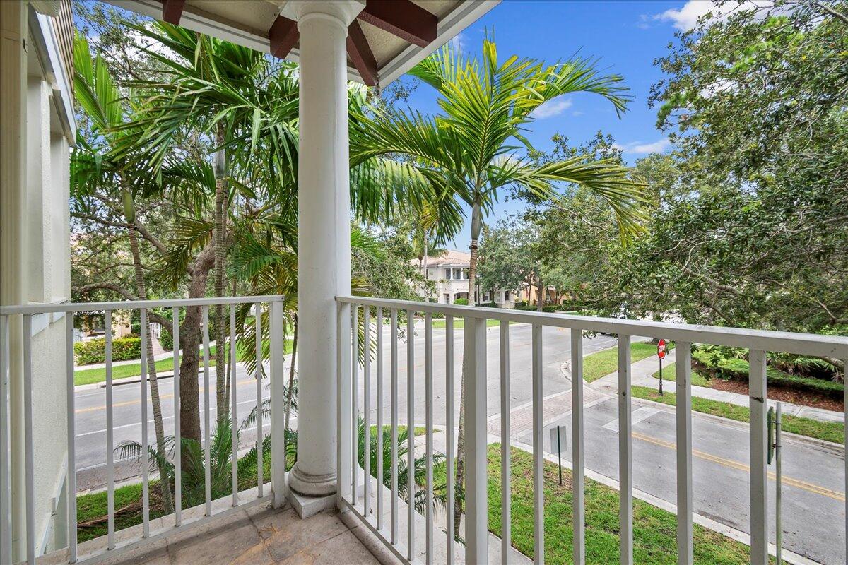1598 Grande Cull Way