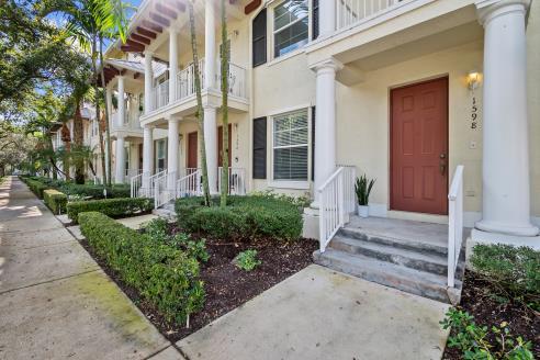 1598 Grande Cull Way