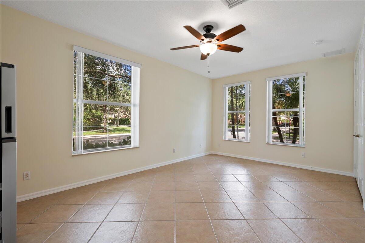 1598 Grande Cull Way