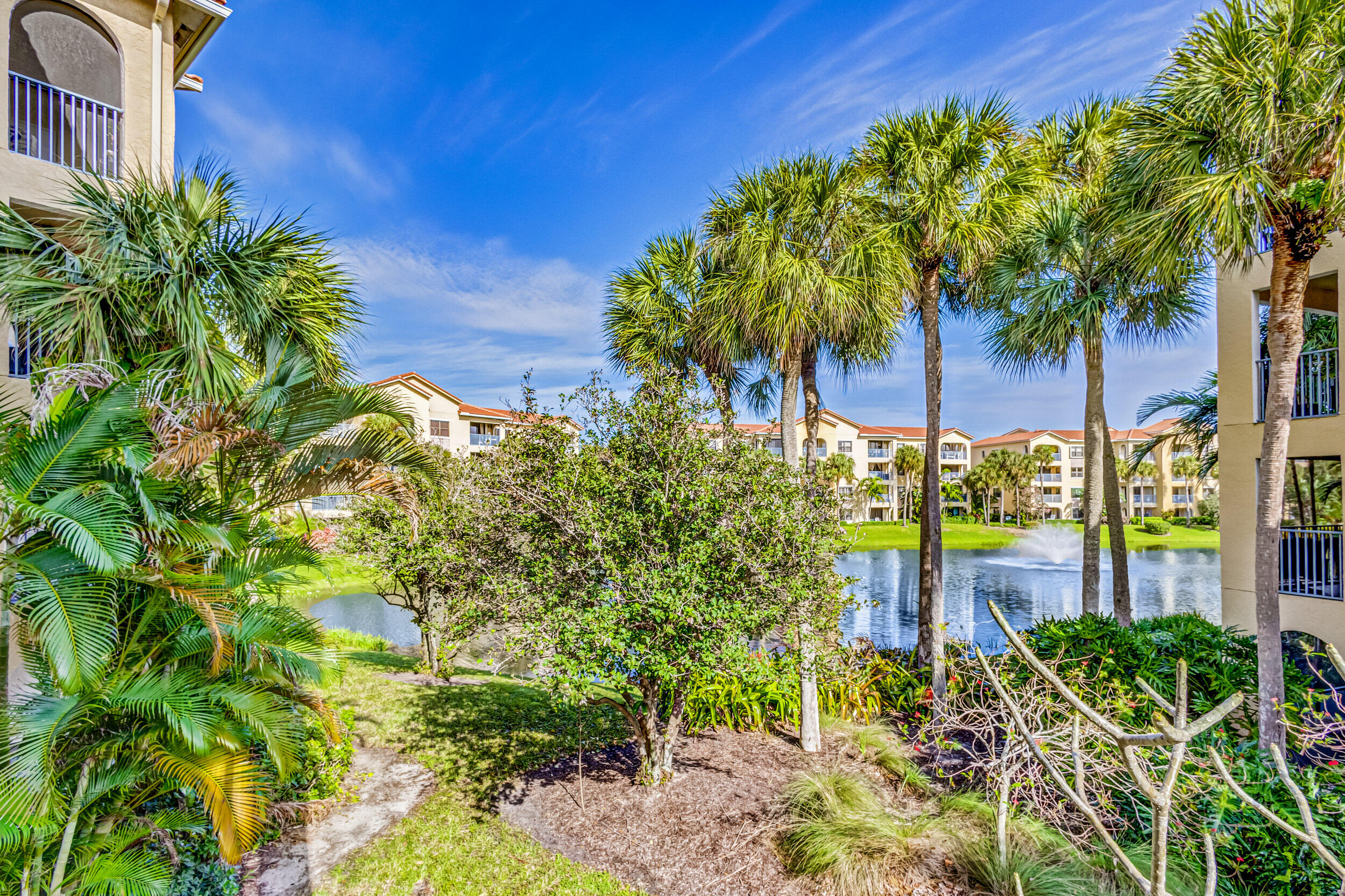 300 Uno Lago Drive 205