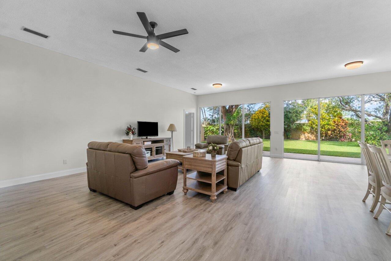 8719 Wakefield Drive, Palm Beach Gardens