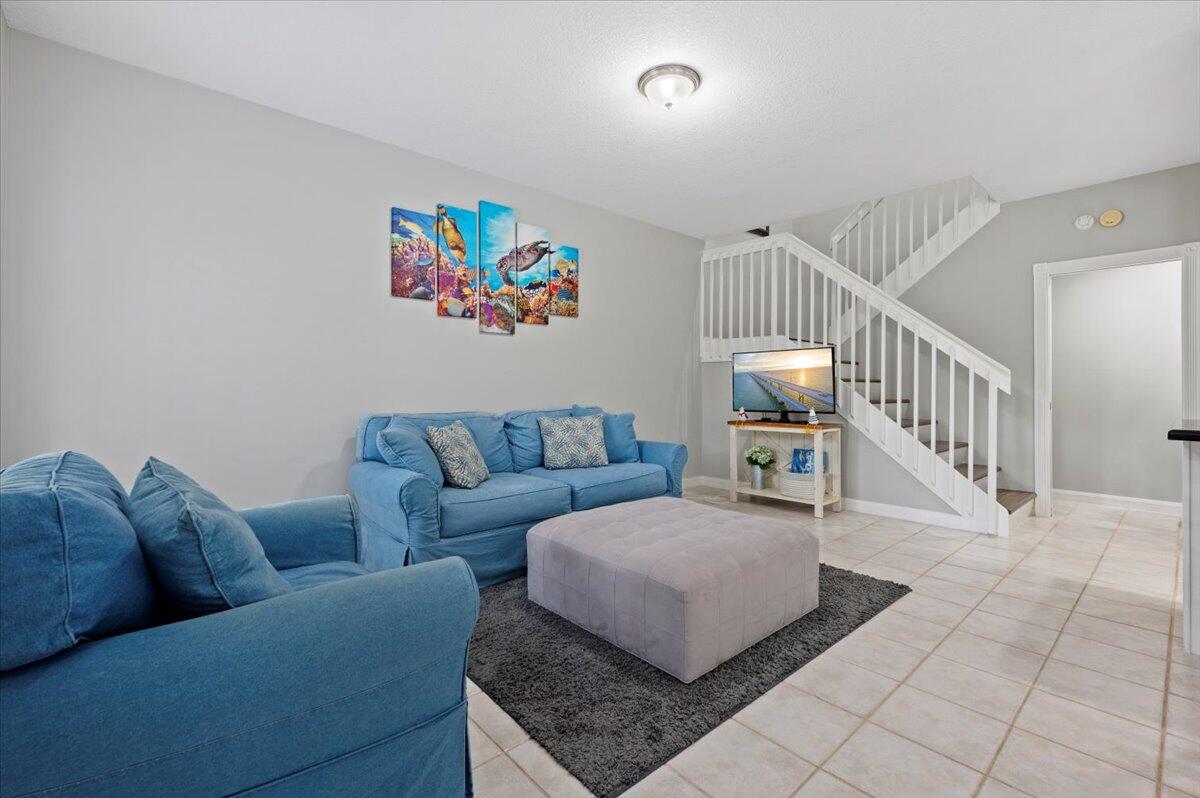 336 Jacaranda Drive