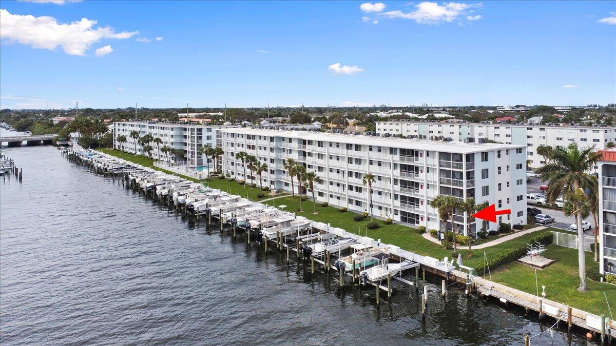 104 Paradise Harbour Boulevard 215