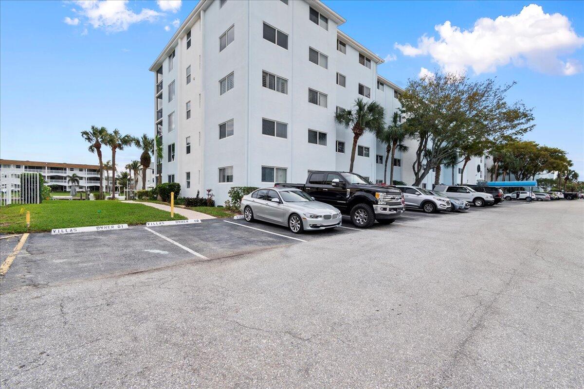 104 Paradise Harbour Boulevard 215