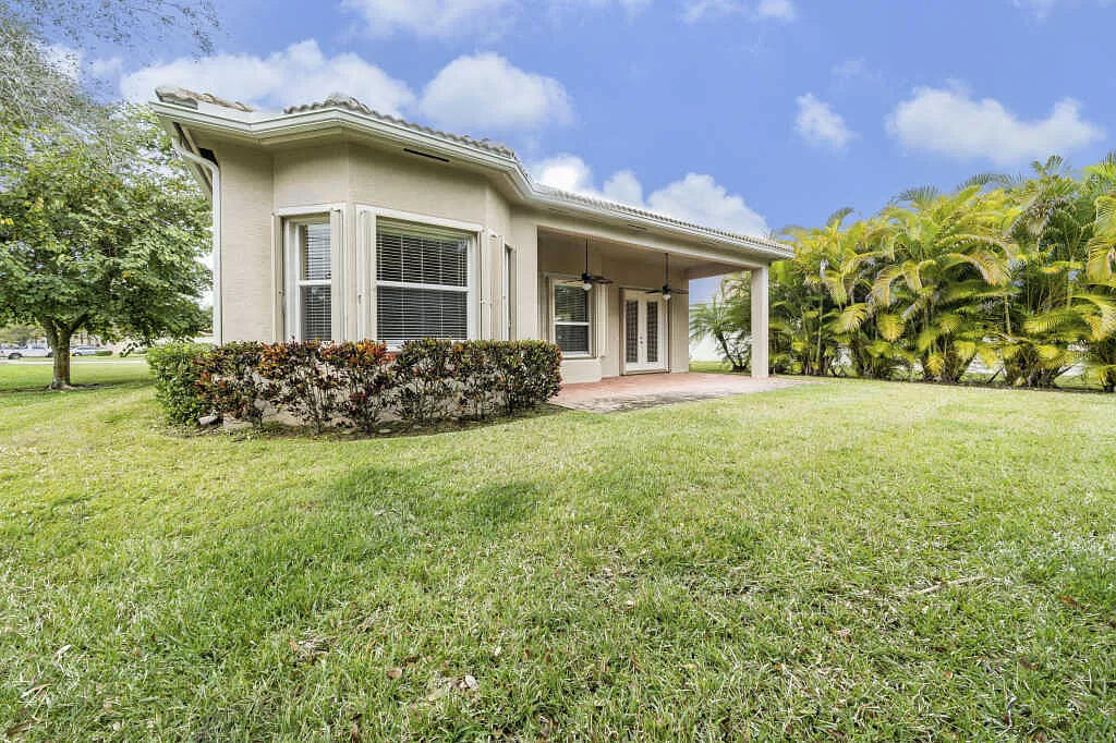 1476 SE Legacy Cove Circle