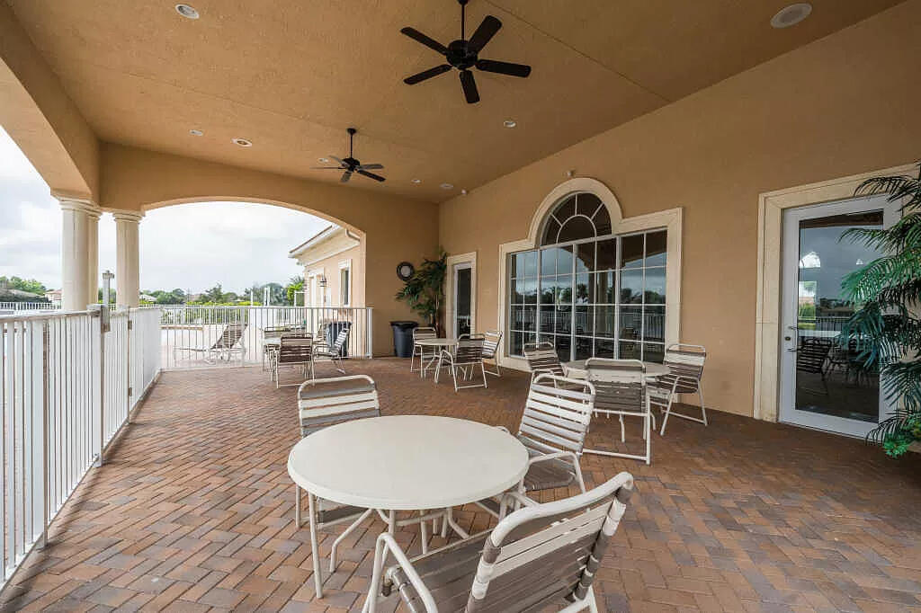 1476 SE Legacy Cove Circle