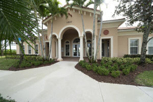 1476 SE Legacy Cove Circle
