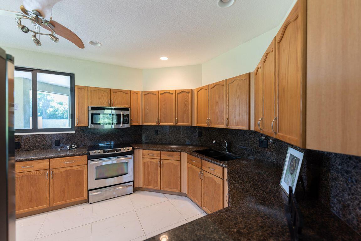 18386 90th Street N