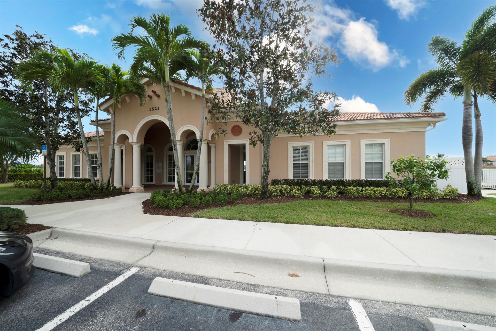 1391 SE Legacy Cove Circle