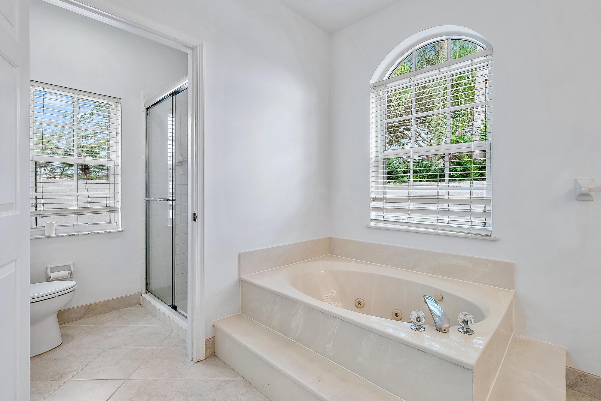 10212 Hunt Club Lane