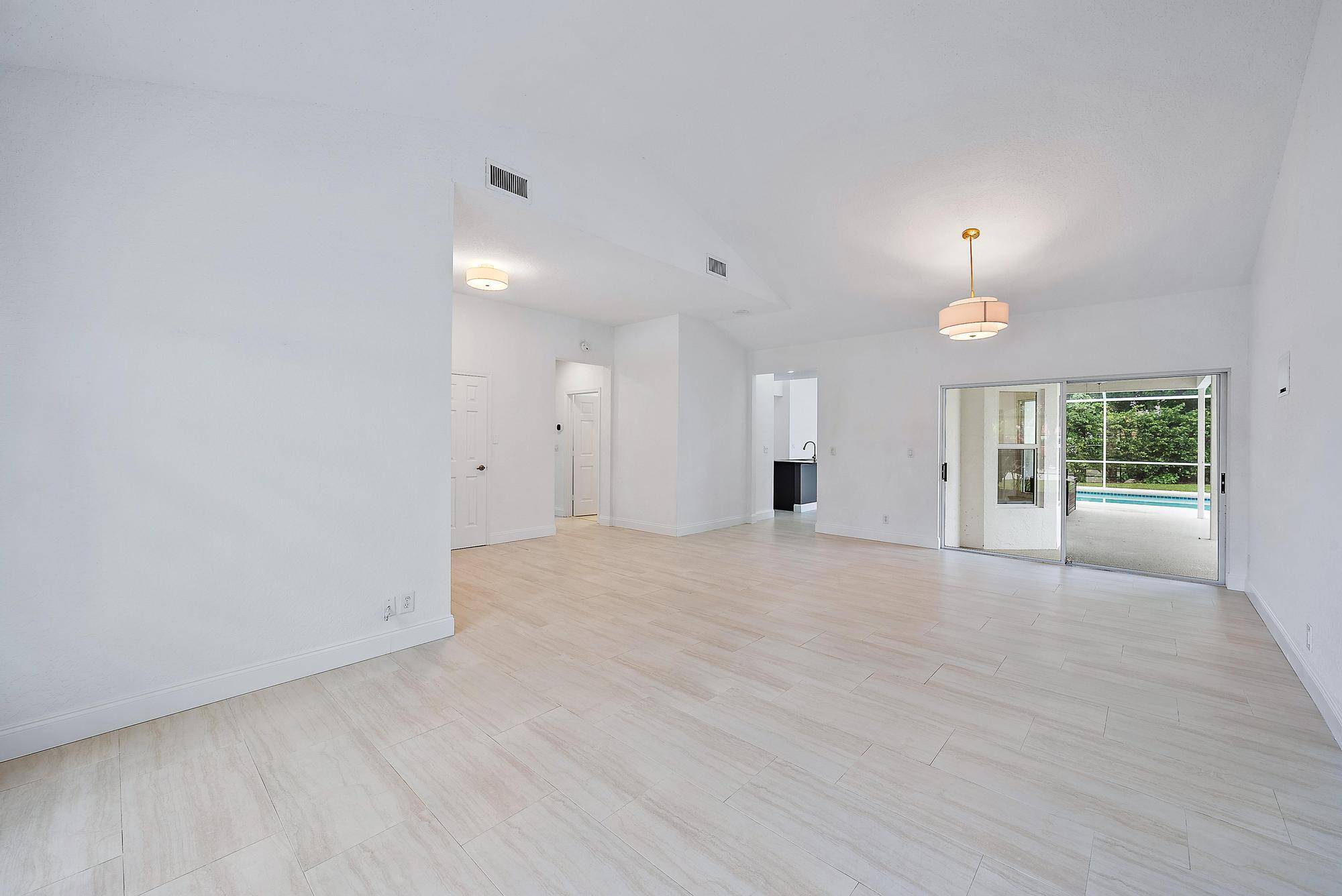 10212 Hunt Club Lane