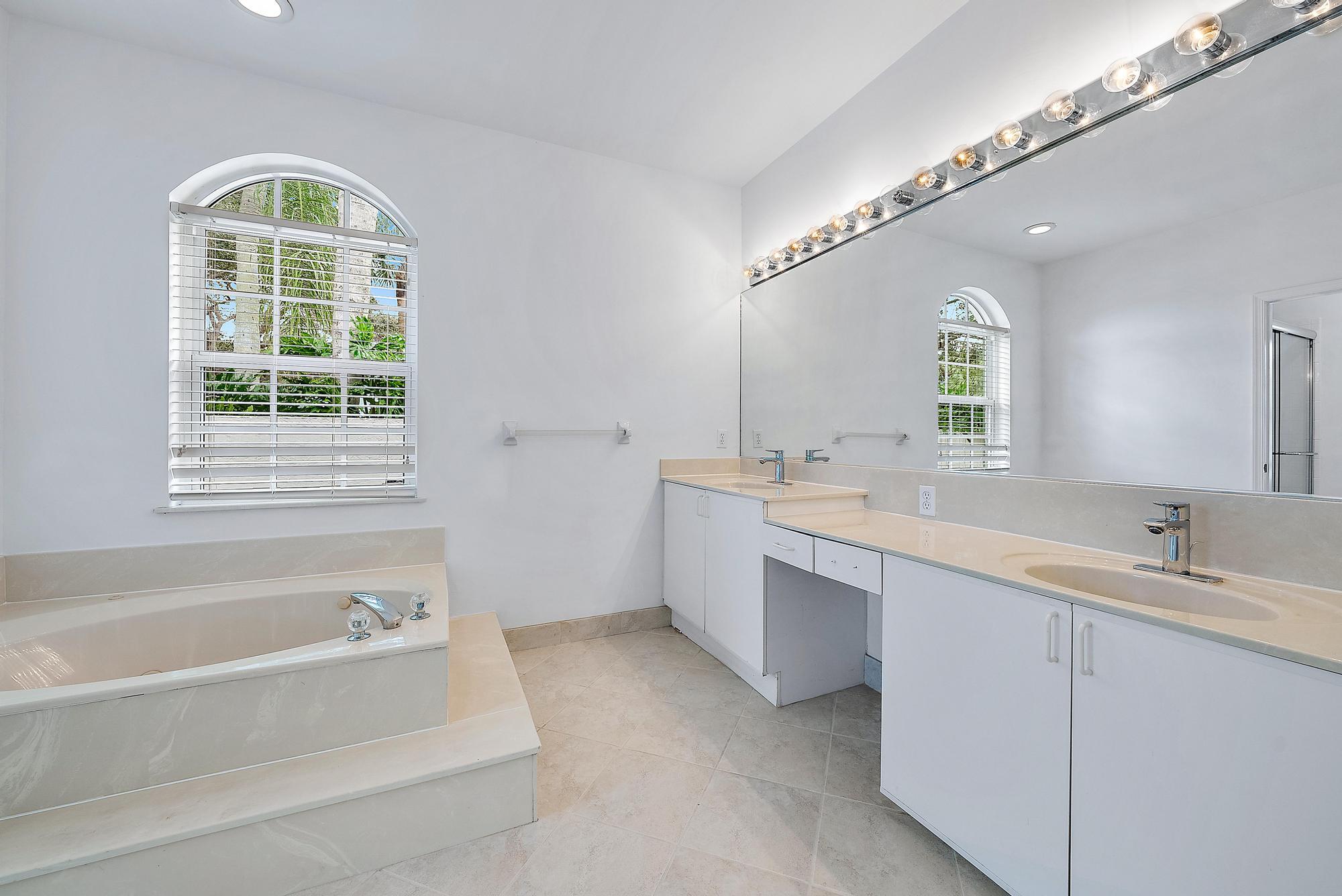 10212 Hunt Club Lane