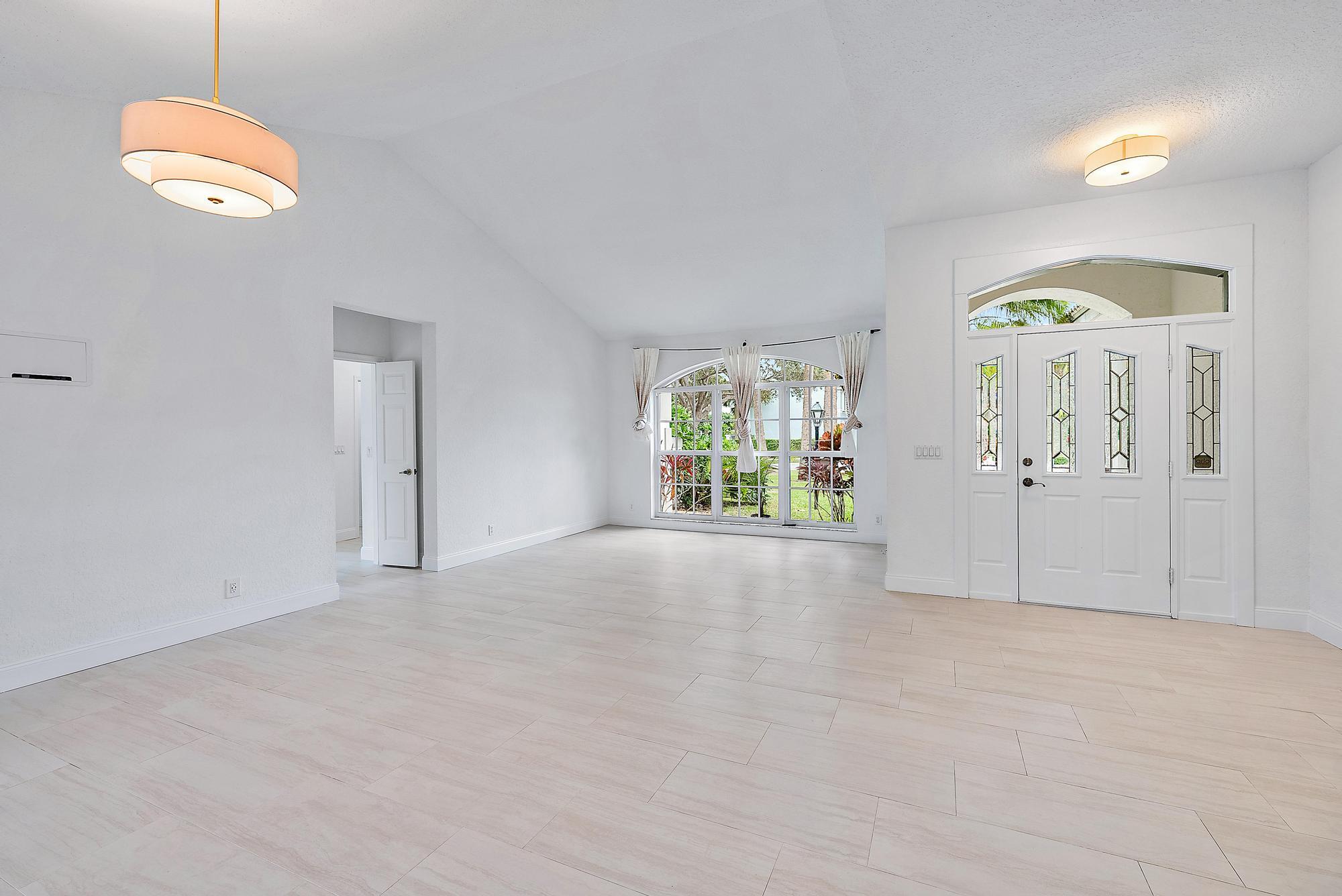 10212 Hunt Club Lane