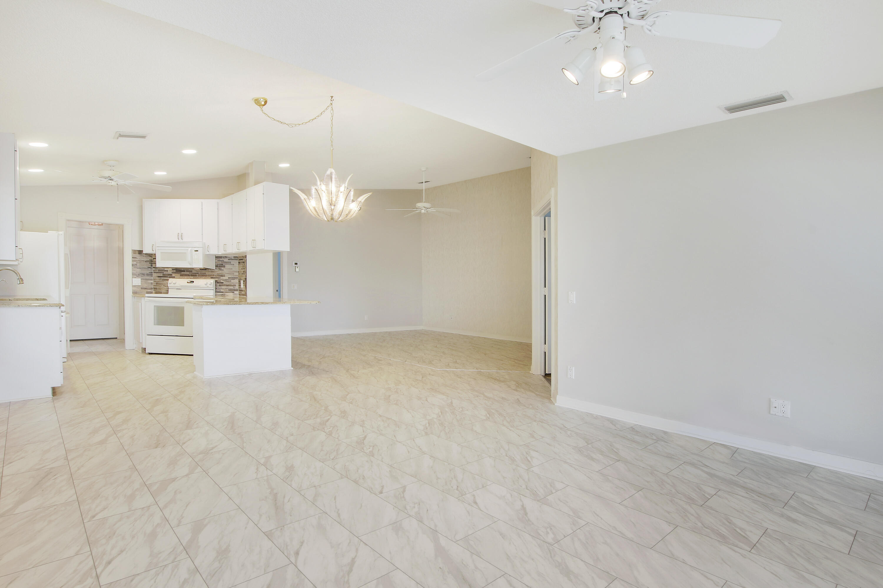 1211 NW Bentley Circle A