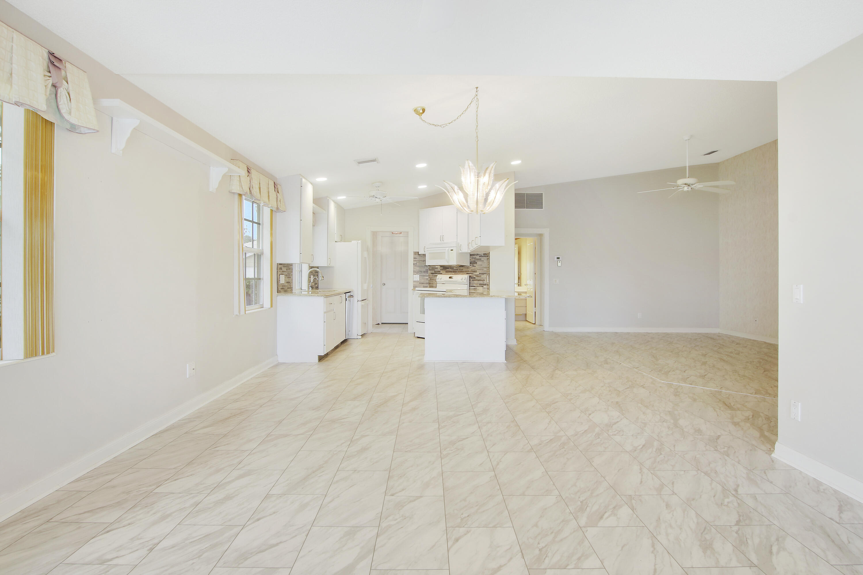 1211 NW Bentley Circle A