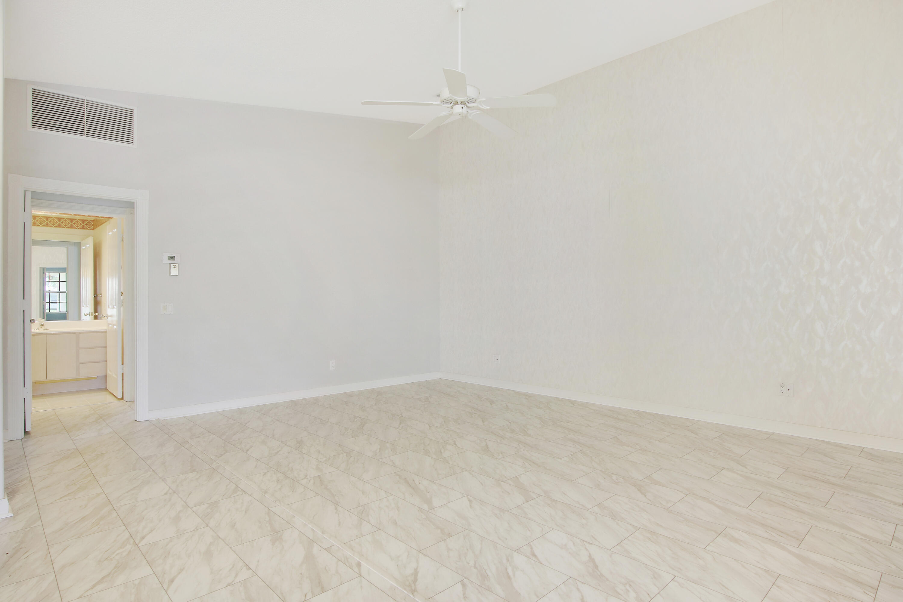 1211 NW Bentley Circle A