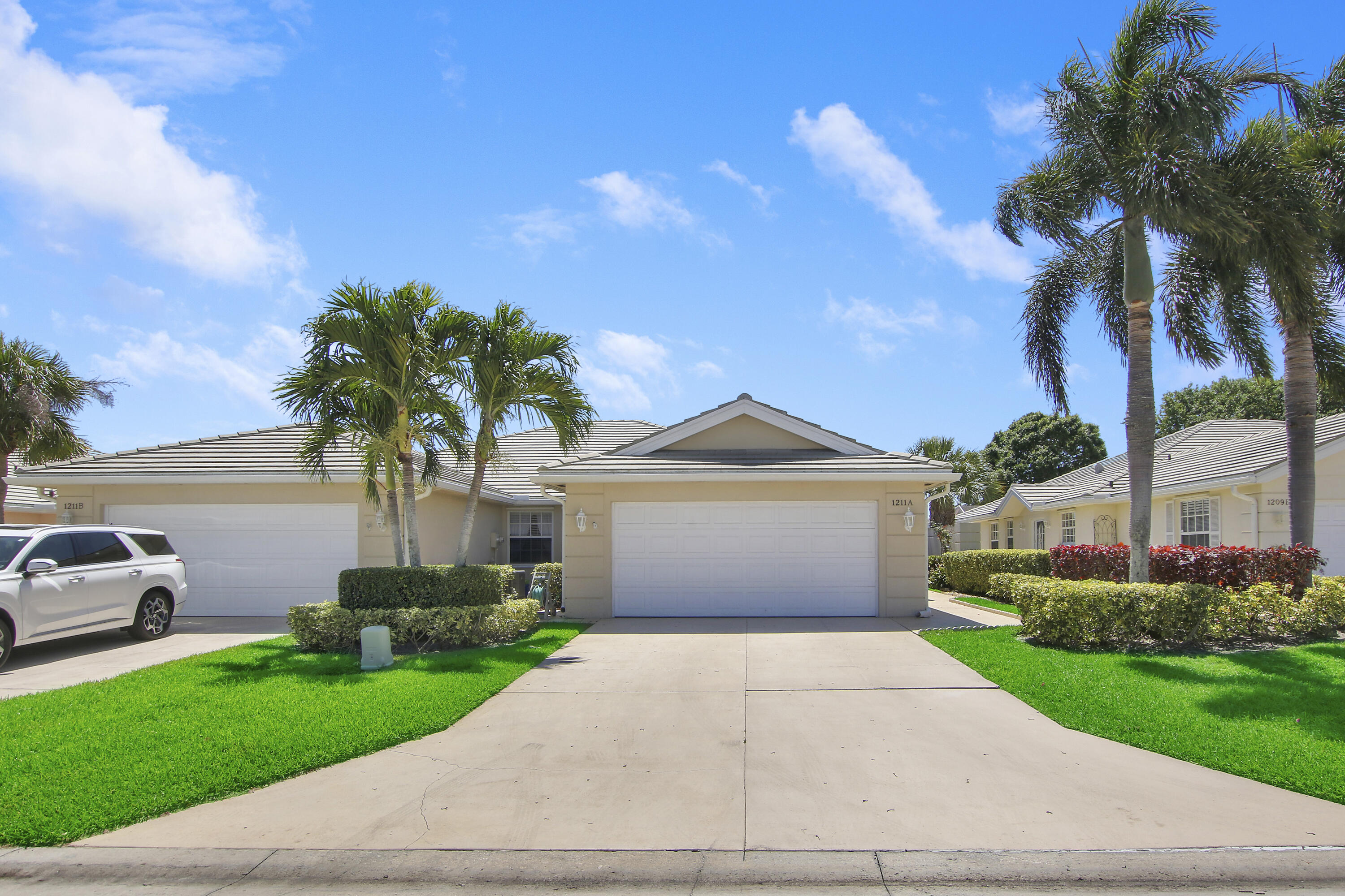 1211 NW Bentley Circle A