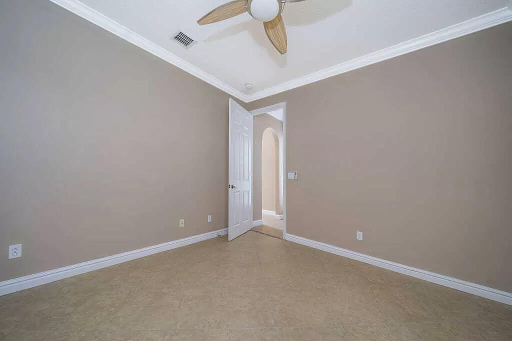 1581 SE Conference Circle