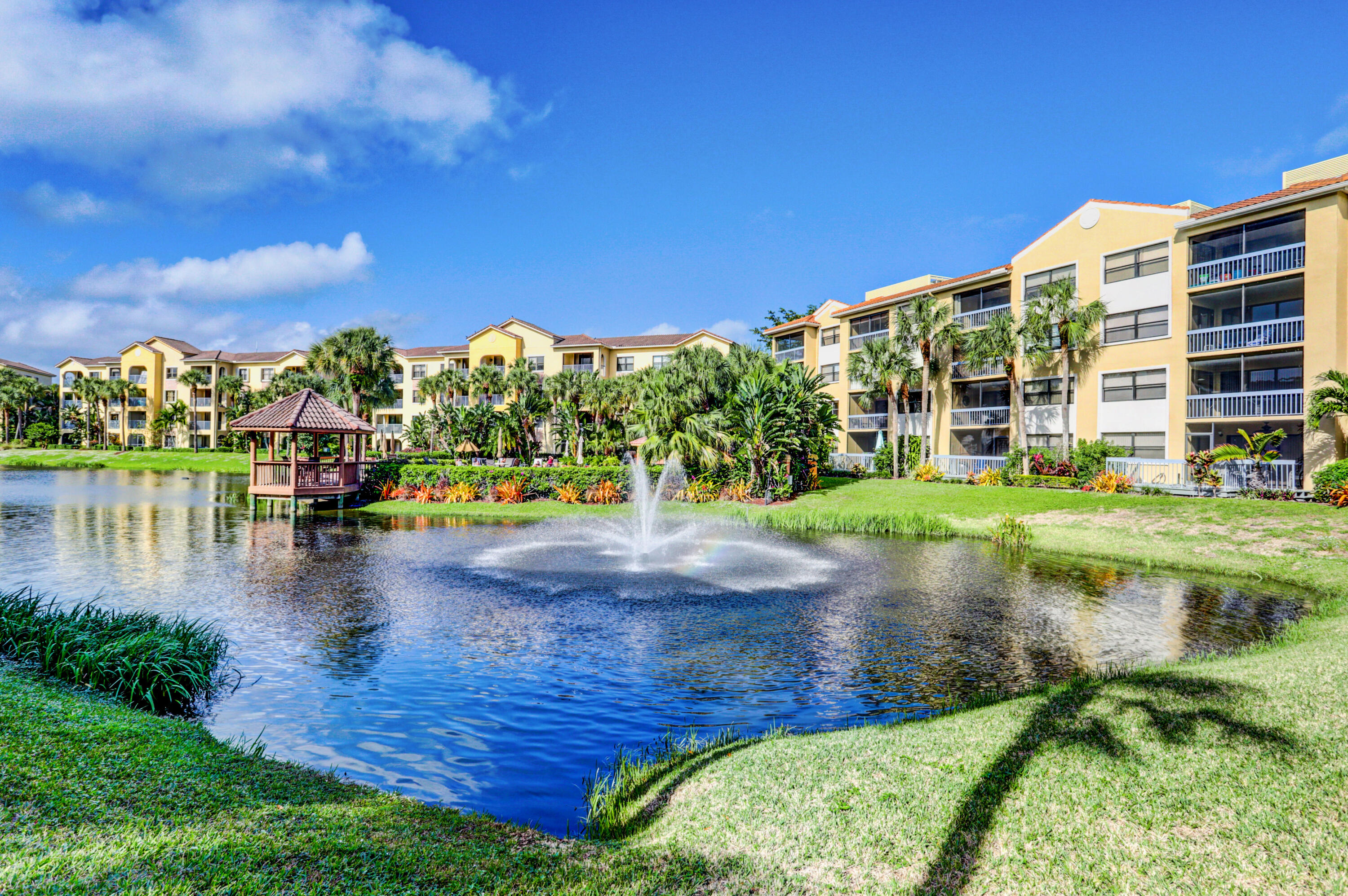 600 Uno Lago Drive 105