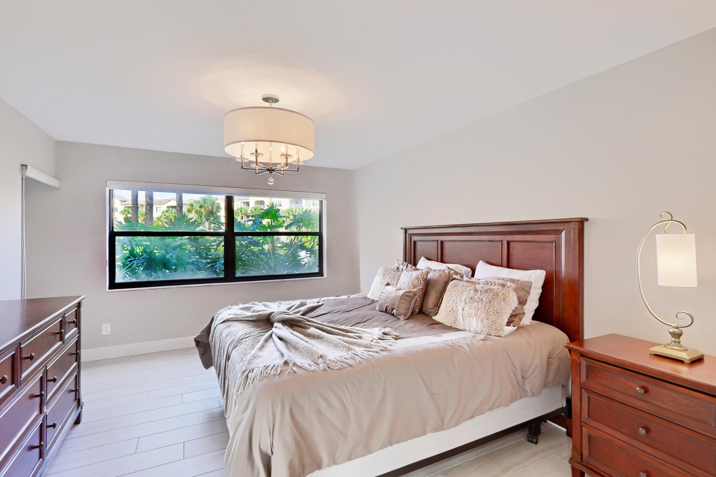 600 Uno Lago Drive 105