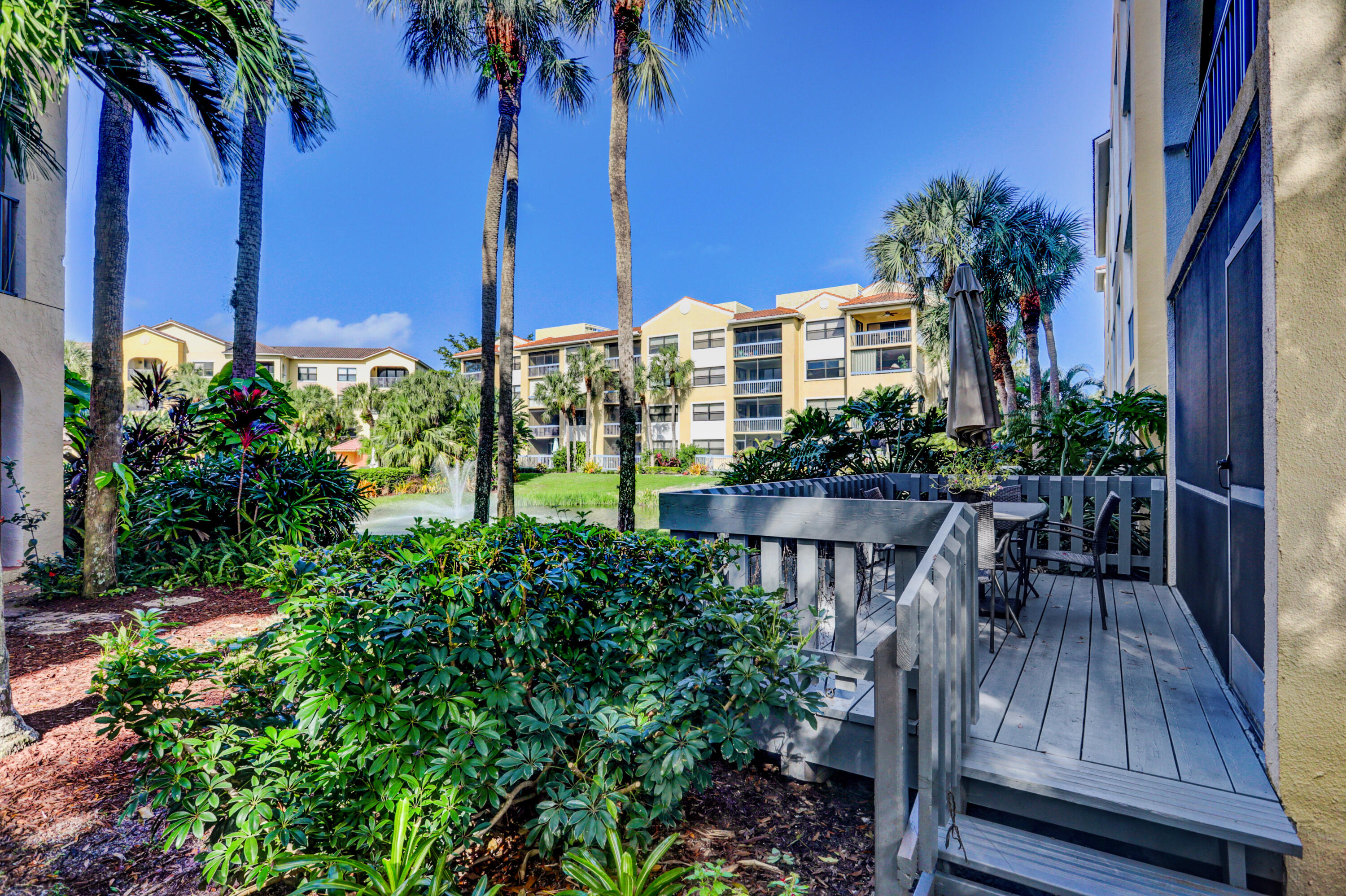 600 Uno Lago Drive 105