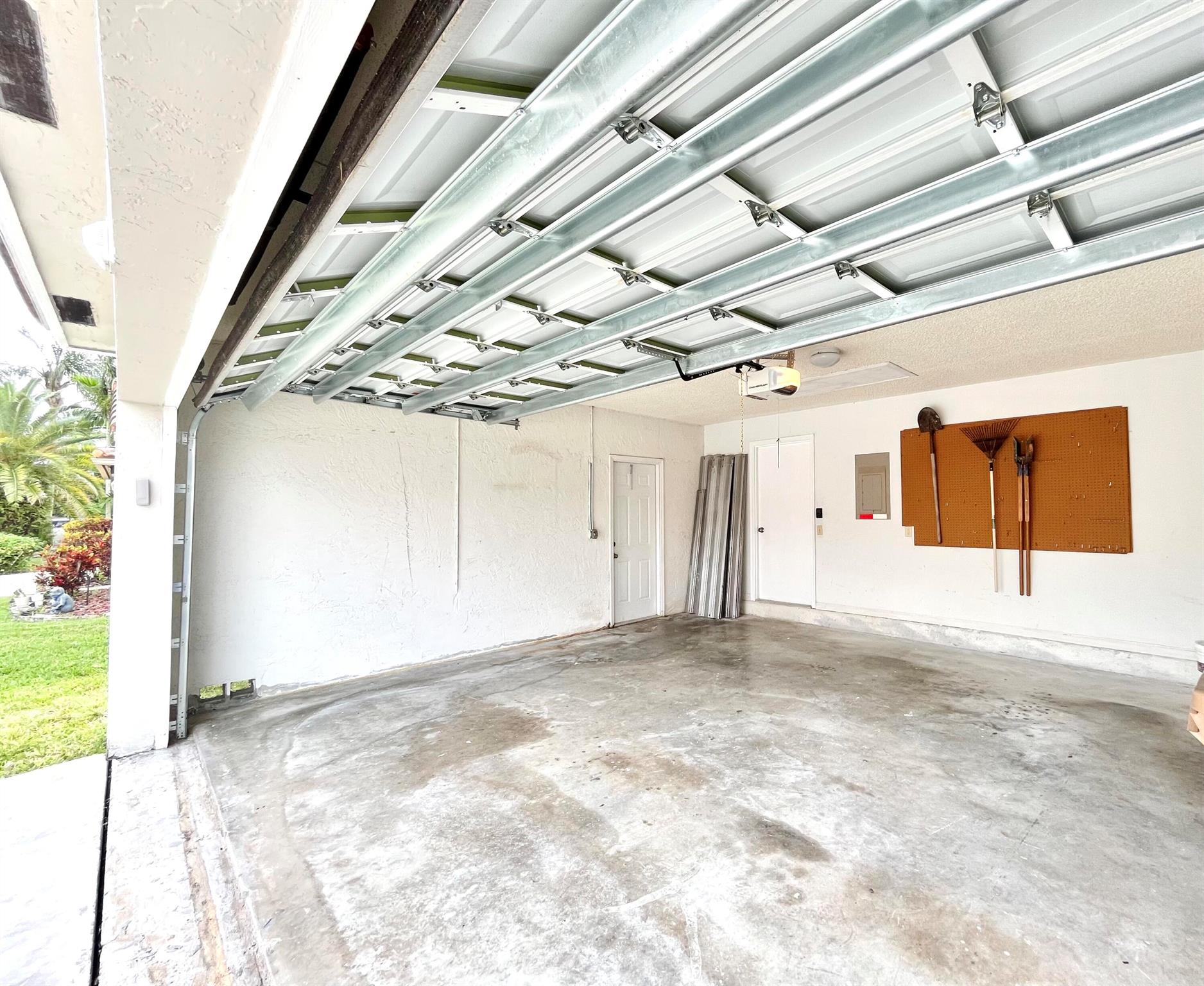319 NW 48th Avenue