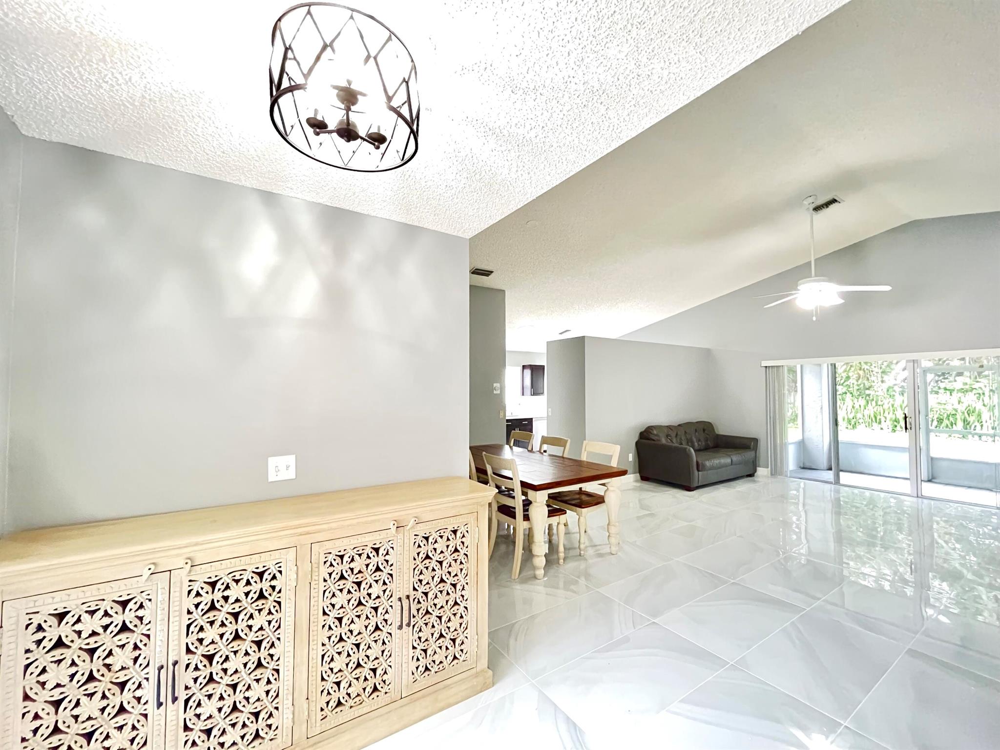 319 NW 48th Avenue