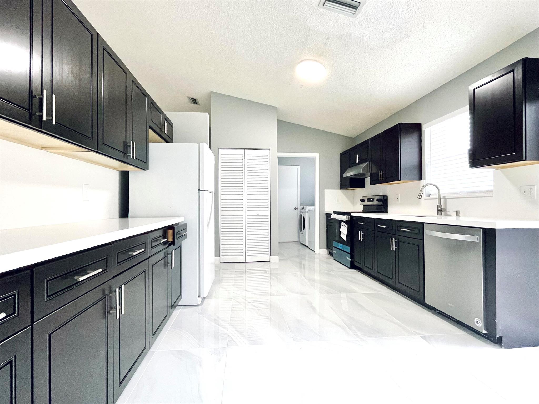 319 NW 48th Avenue