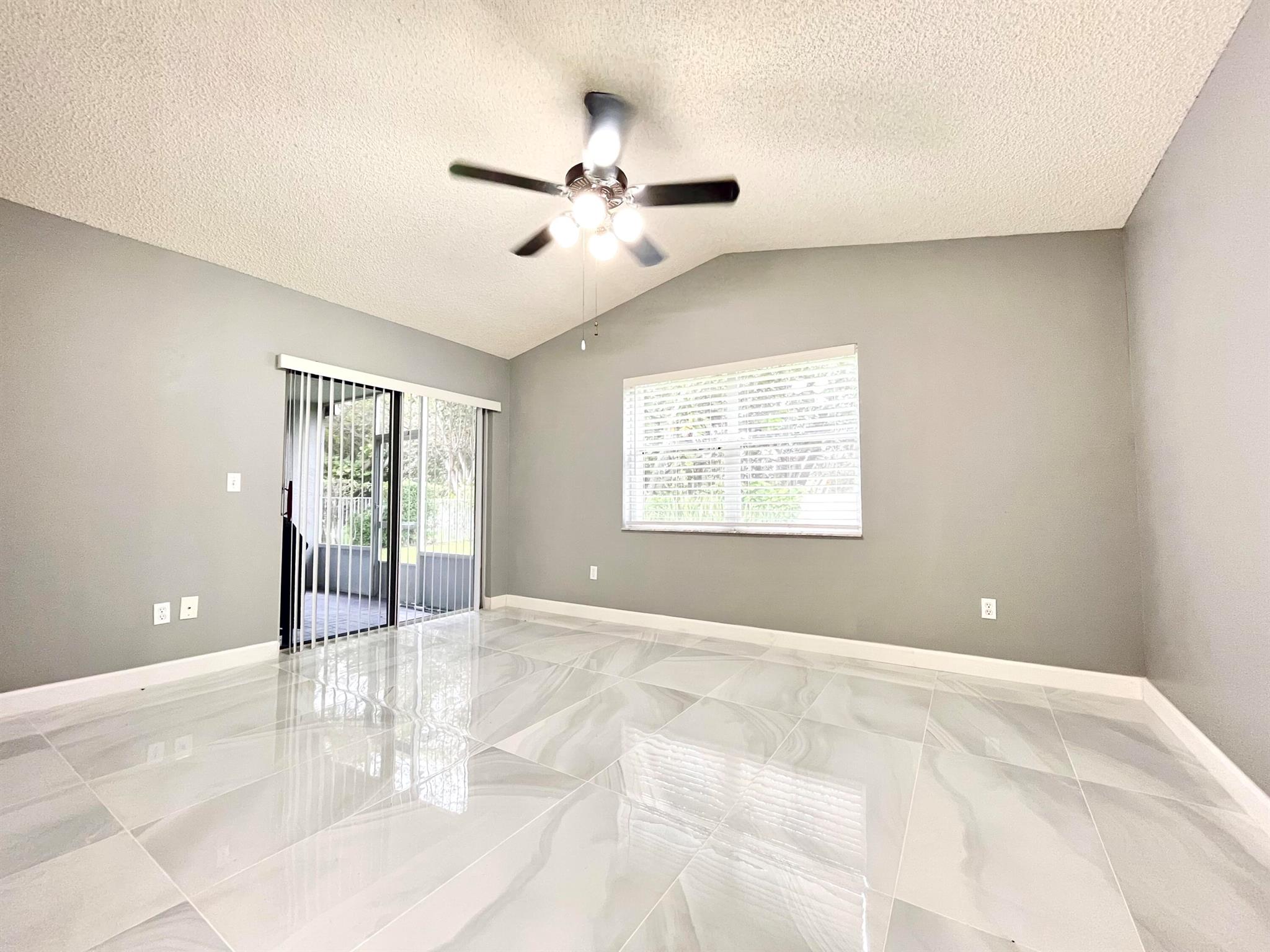 319 NW 48th Avenue