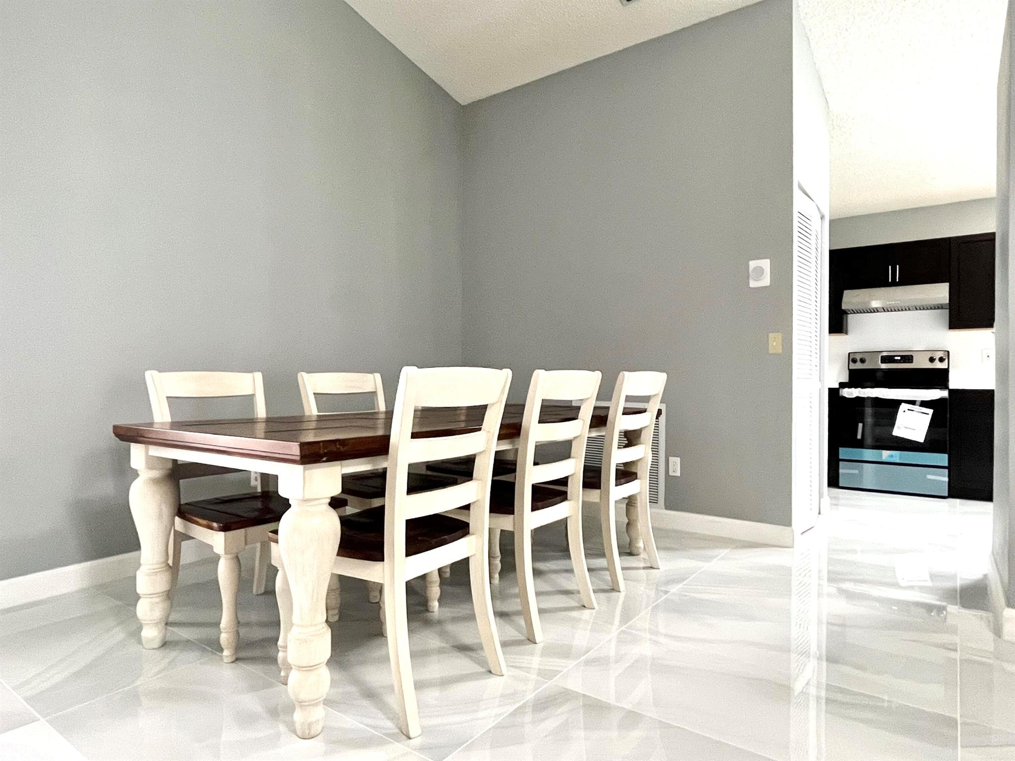 319 NW 48th Avenue