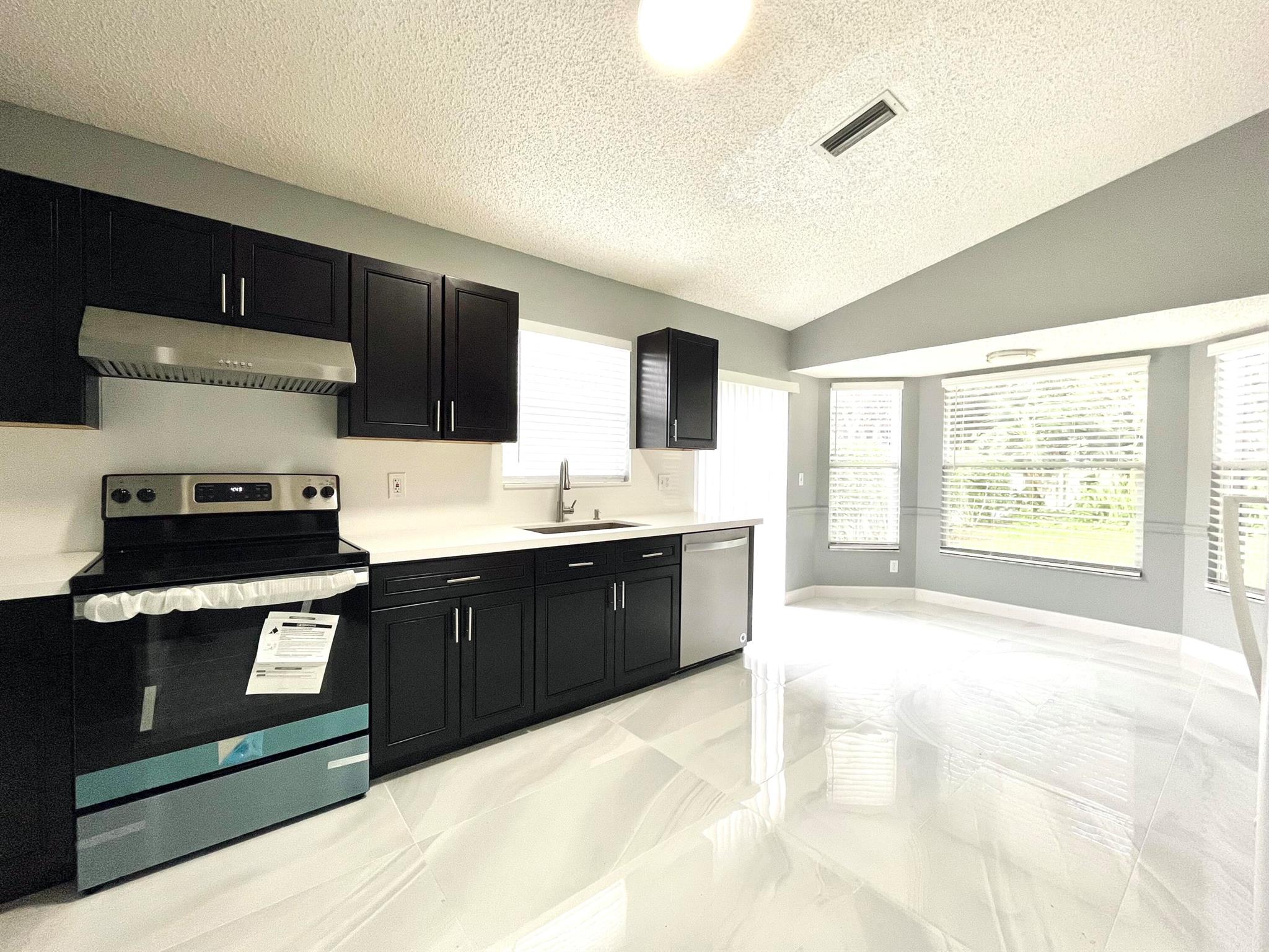 319 NW 48th Avenue