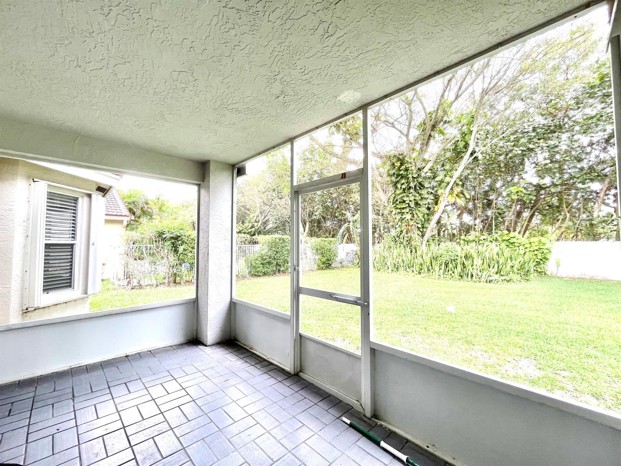319 NW 48th Avenue