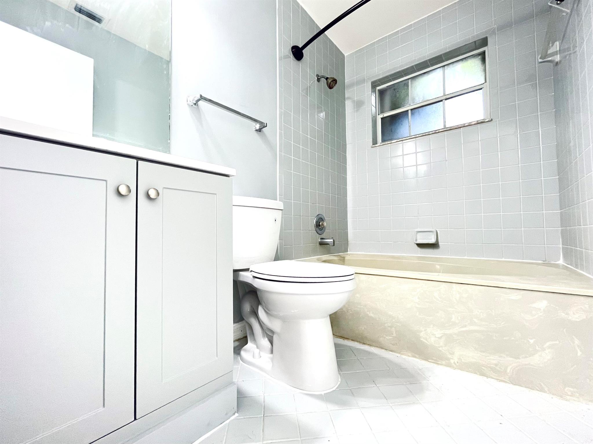 319 NW 48th Avenue