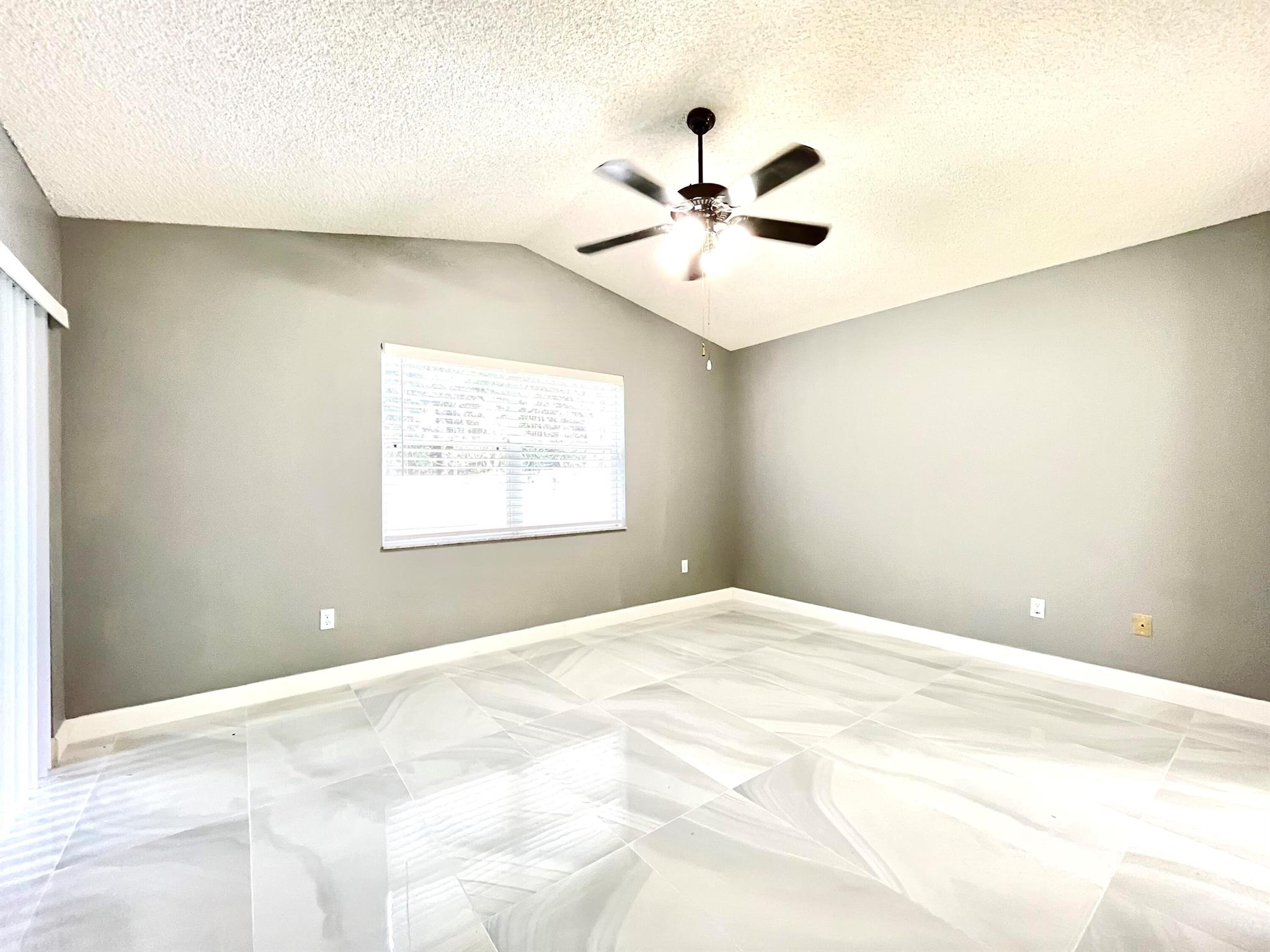 319 NW 48th Avenue