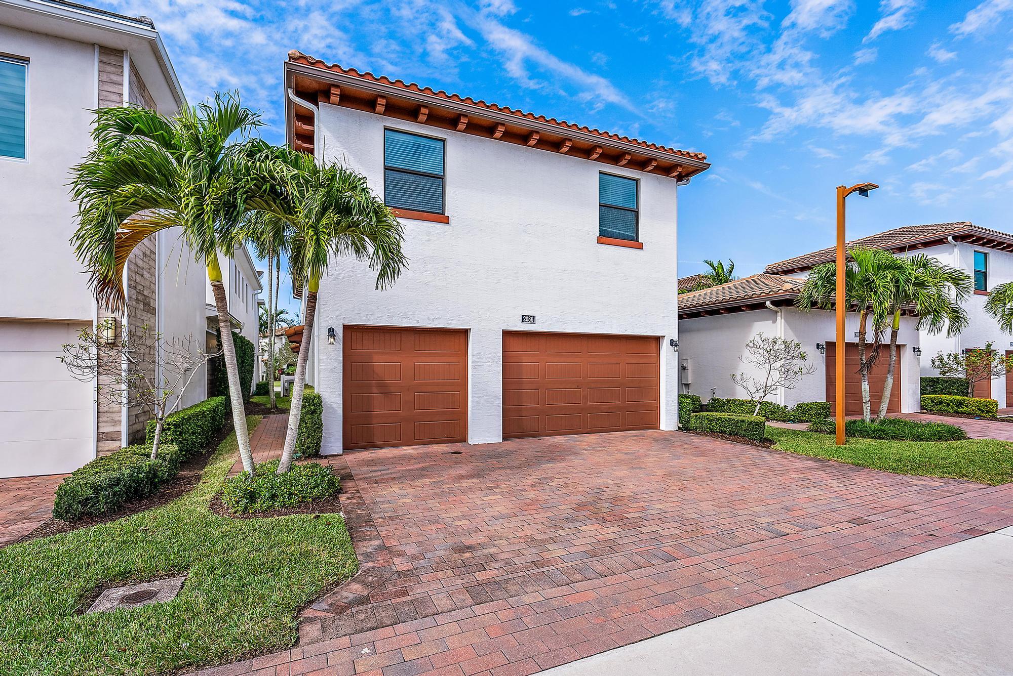 2086 Dickens Terrace