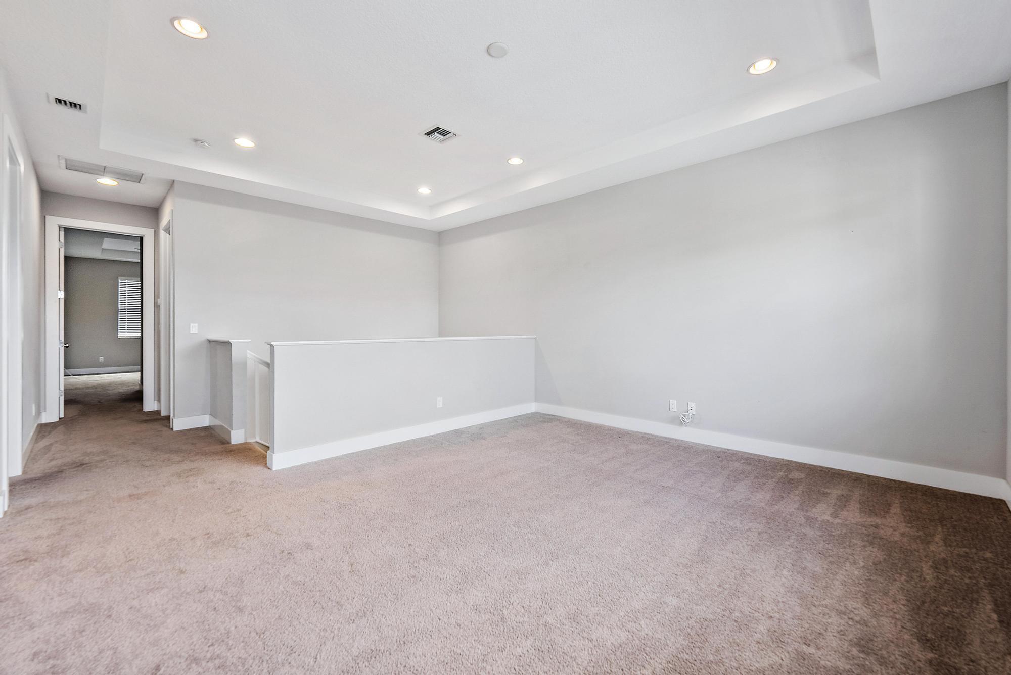 2086 Dickens Terrace