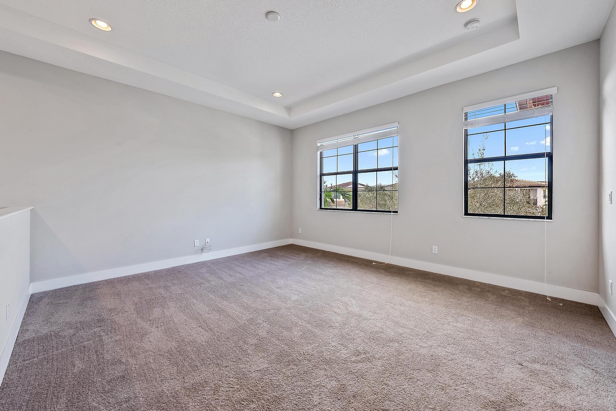 2086 Dickens Terrace