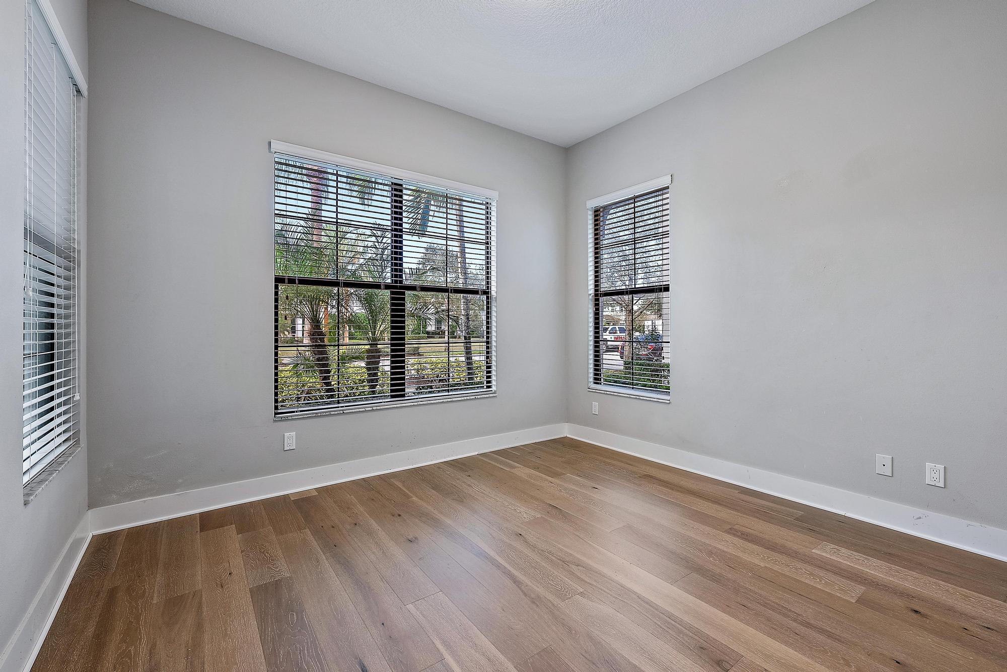 2086 Dickens Terrace