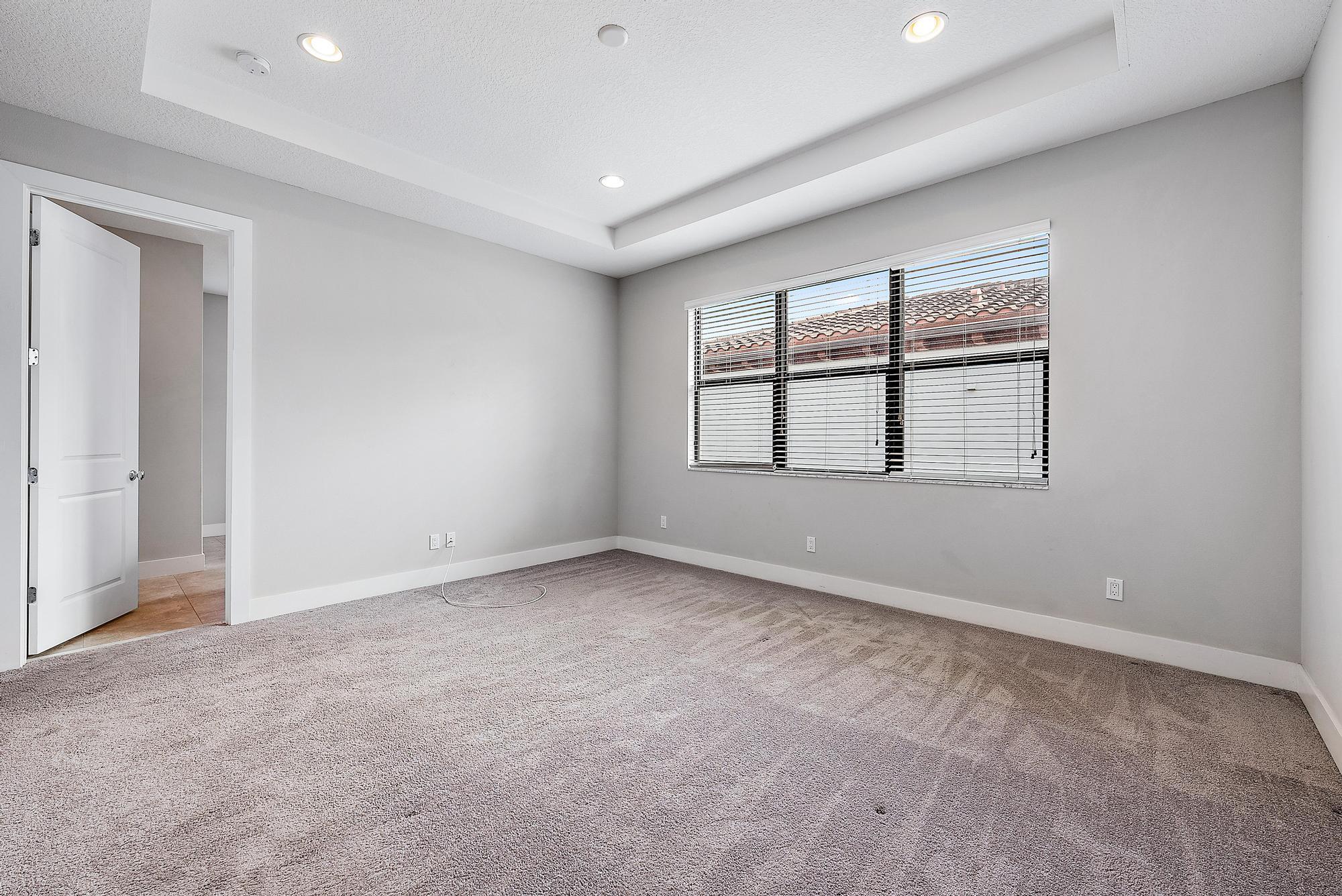 2086 Dickens Terrace